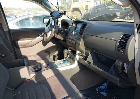 2011 Nissan Pathfinder Sv z USA, uszkodzony, nr VIN 5N1AR1NB5BC612363